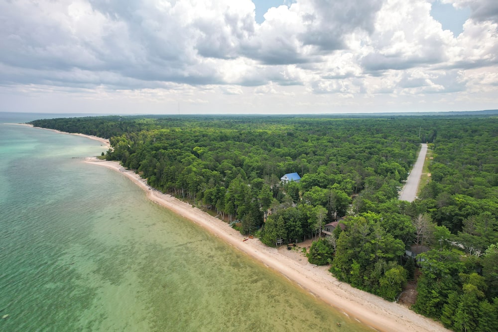 Enchanted Lake Huron Cottage w/ Beach Access! - Rogers City, MI