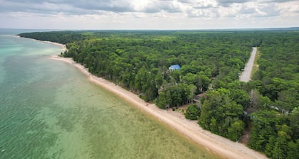 Enchanted Lake Huron Cottage w/ Beach Access!