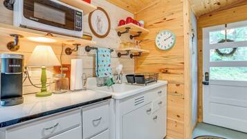 Microwave, oven, stovetop, blender