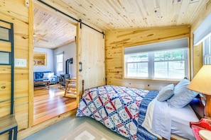 House (2 Bedrooms) | Interior