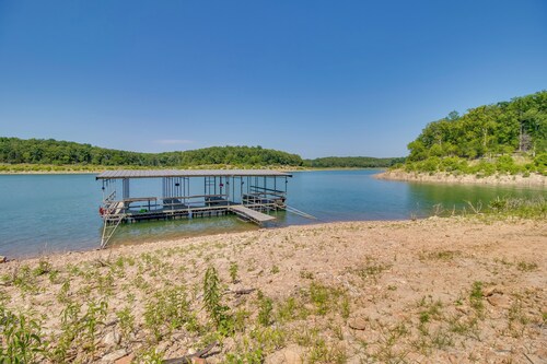 Oakland Oasis: Serene Retreat in the Ozarks