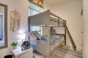 House (3 Bedrooms) | Interior - Oakland Oasis: Serene Retreat in the Ozarks (Oakland)