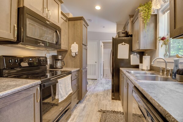 House (3 Bedrooms) | Interior - Oakland Oasis: Serene Retreat in the Ozarks (Oakland)