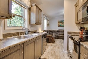 House (3 Bedrooms) | Interior - Oakland Oasis: Serene Retreat in the Ozarks (Oakland)