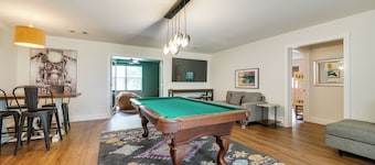 Mena Getaway w/ Pool - 6 Mi to Wolf Pen Gap!