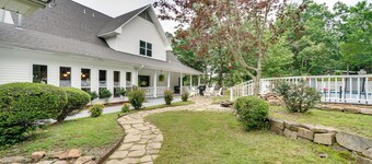 Mena Getaway w/ Pool - 6 Mi to Wolf Pen Gap!