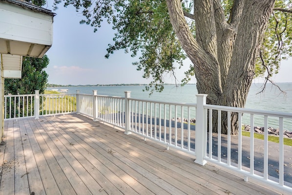 House (1 Bedroom) | Interior - Waterfront Lake Poinsett Retreat w/ Fire Pit! (Castlewood)