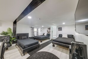 Apartment (0 Bedroom) | Interior