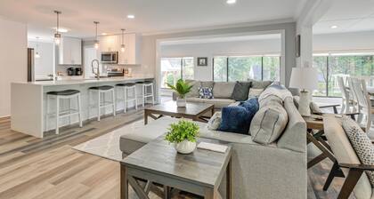 Spacious Lake Norman Retreat w/ Boat Ramp!