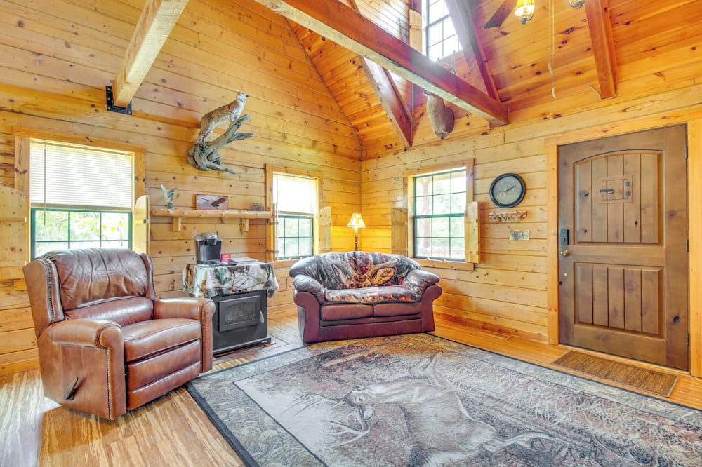Secluded Oakland Cabin w/ Private Yard! - Peel, AR