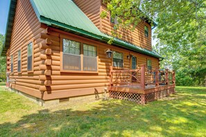 Interior - Secluded Oakland Cabin w/ Private Yard! (Oakland)