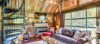 Lake Holbrook Waterfront Vacation Rental w/ Dock!