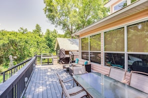 House (2 Bedrooms) | Interior - Lake Holbrook Waterfront Vacation Rental w/ Dock! (Mineola)