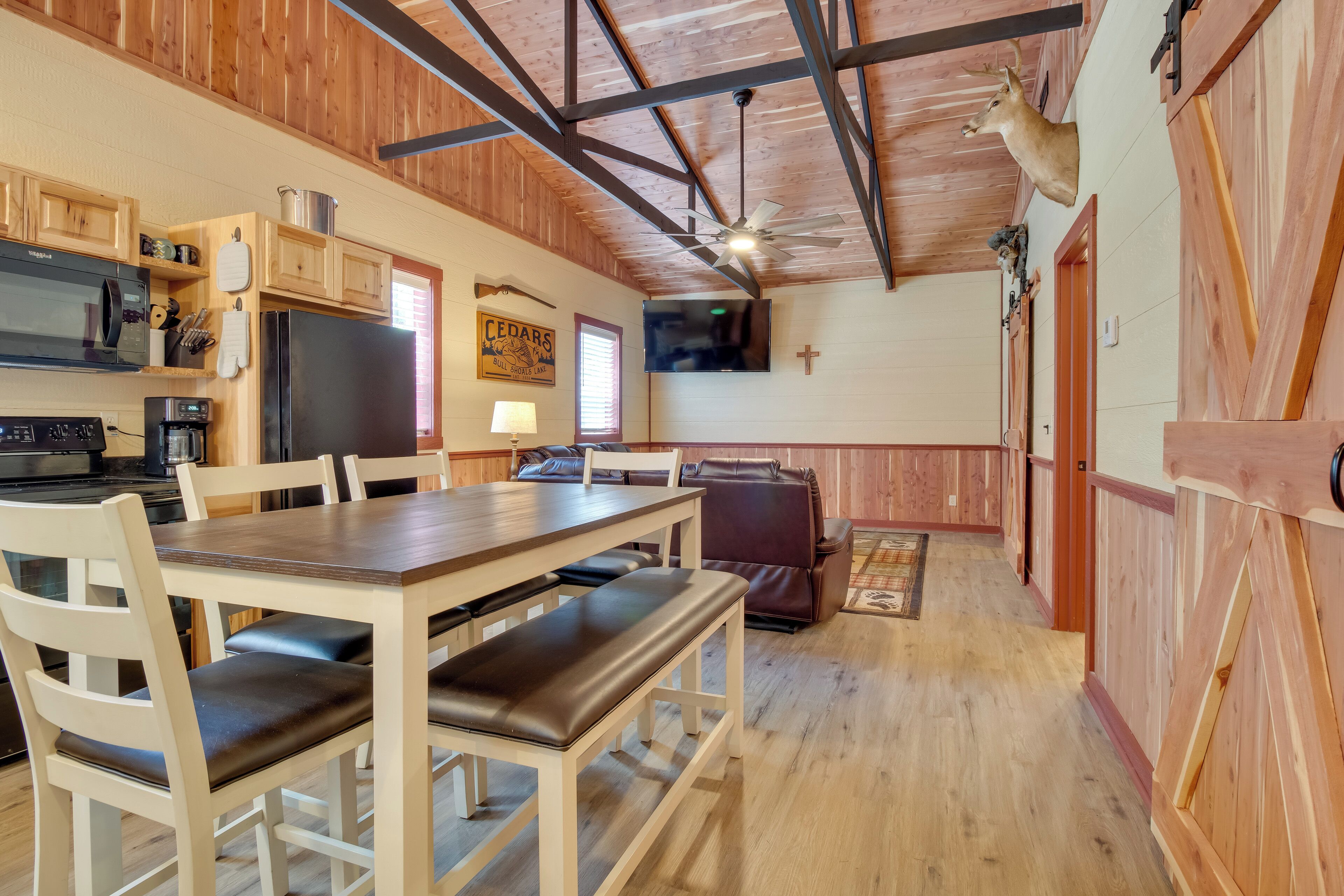 House (2 Bedrooms) | Interior