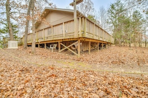 Interior - Serene Yellville Retreat w/ Hot Tub on 85 Acres (Yellville)