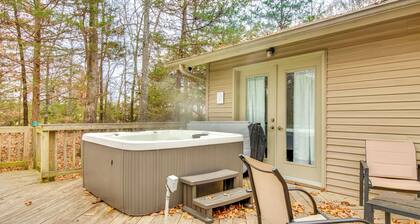 Serene Yellville Retreat w/ Hot Tub on 85 Acres