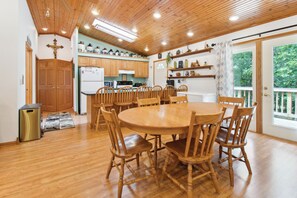 Rumah (2 Bedrooms) | Interior
