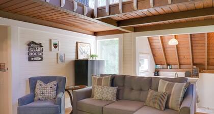 Cozy Tennessee Cabin w/ Deck, Grill & Fire Pit!