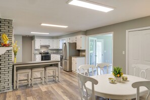 House (4 Bedrooms) | Front of property