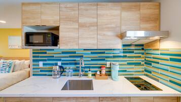 Microwave, oven, kompor, dan blender