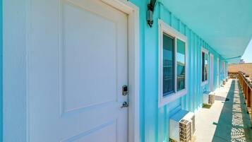 Apartment (0 Bedroom) | Interior