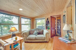 TV, fireplace - Pet-friendly Waterfront Minong Cabin With Fire Pit (Minong)
