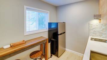 Apartment (0 Bedroom) | Interior