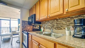 Interior - Oceanfront Resort Condo w/ Views in Myrtle Beach! (Myrtle Beach)