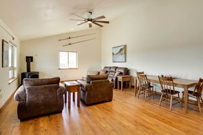 House (2 Bedrooms) | Interior