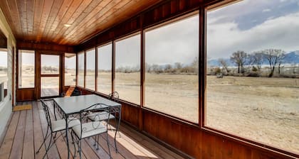 Beautiful Jefferson River Cabin w/ Mountain Views!