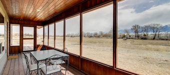 Beautiful Jefferson River Cabin w/ Mountain Views!