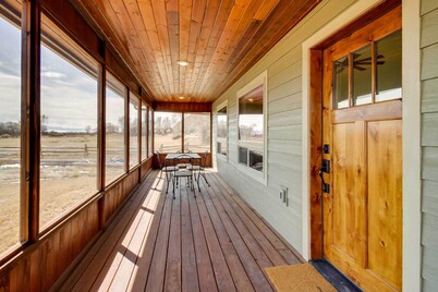 Beautiful Jefferson River Cabin w/ Mountain Views!