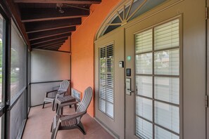 Interior - Breezy Naples Studio w/ Resort-style Perks! (Naples)