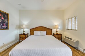 Apartment (0 Bedroom) | Interior - Quaint Naples Studio w/ Community Fitness Center (Naples)