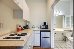 Interior - Sunny Naples Escape w/ Heated Community Pool! (Naples)