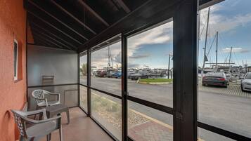 Apartment (0 Bedroom) | Interior