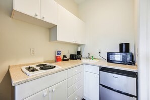 Interior - Sunny Naples Escape w/ Heated Community Pool! (Naples)