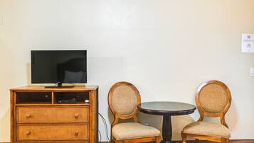 Apartment (0 Bedroom) | Interior