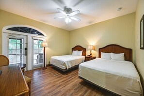 Apartment (0 Bedroom) | Front of property - Naples Escape w/ Community Pool & Marina View! (Naples)