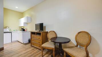 Apartment (0 Bedroom) | Interior