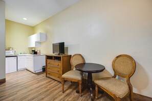 Apartment (0 Bedroom) | Interior