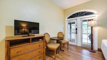 Apartment (0 Bedroom) | Interior