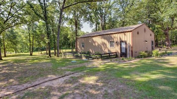 Cottage (2 Bedrooms) | Front of property