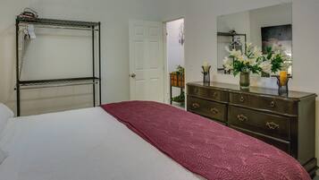 Cottage (2 Bedrooms) | Interior