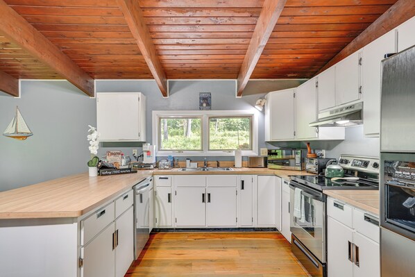 House (3 Bedrooms) | Interior