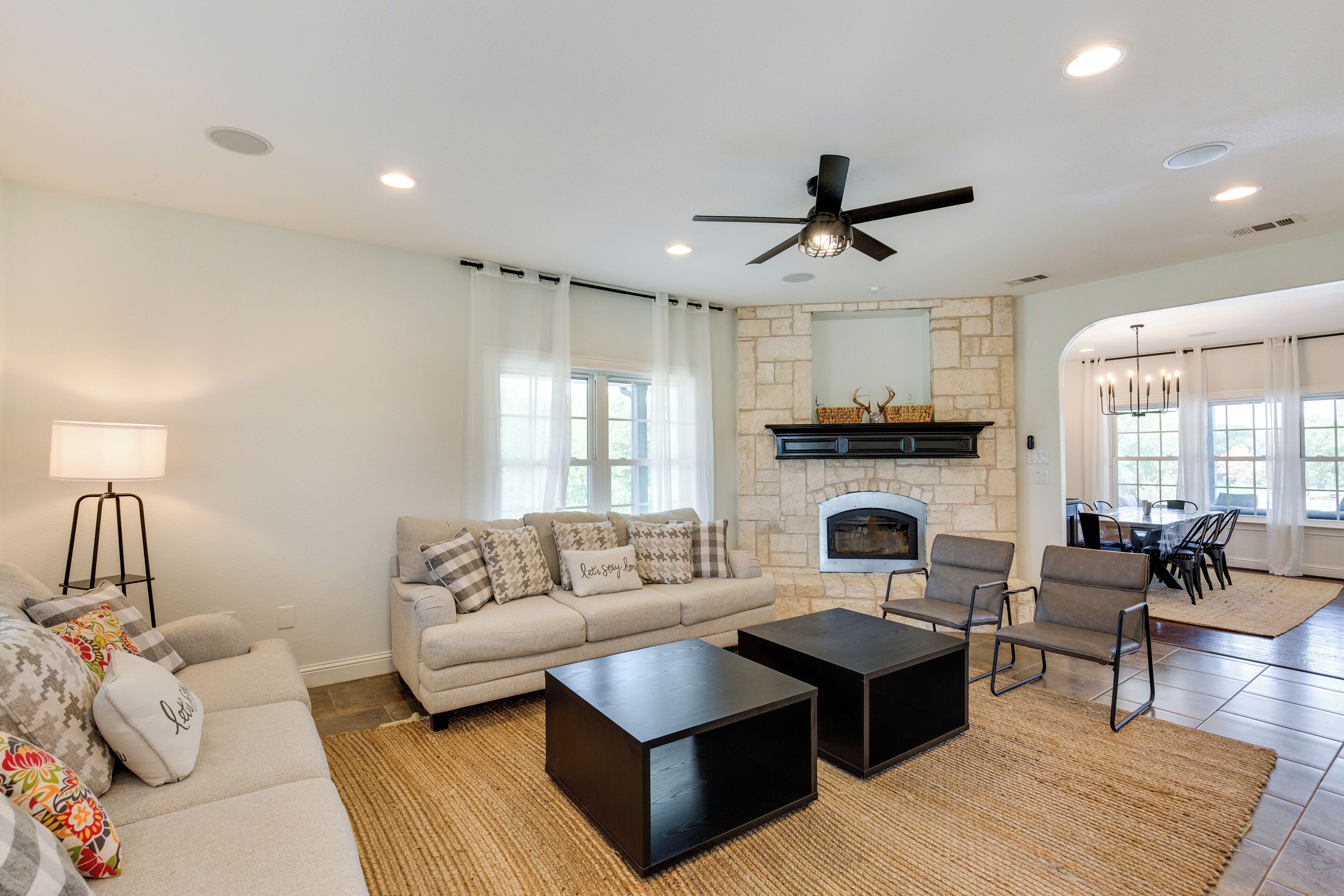 House (5 Bedrooms) | Interior