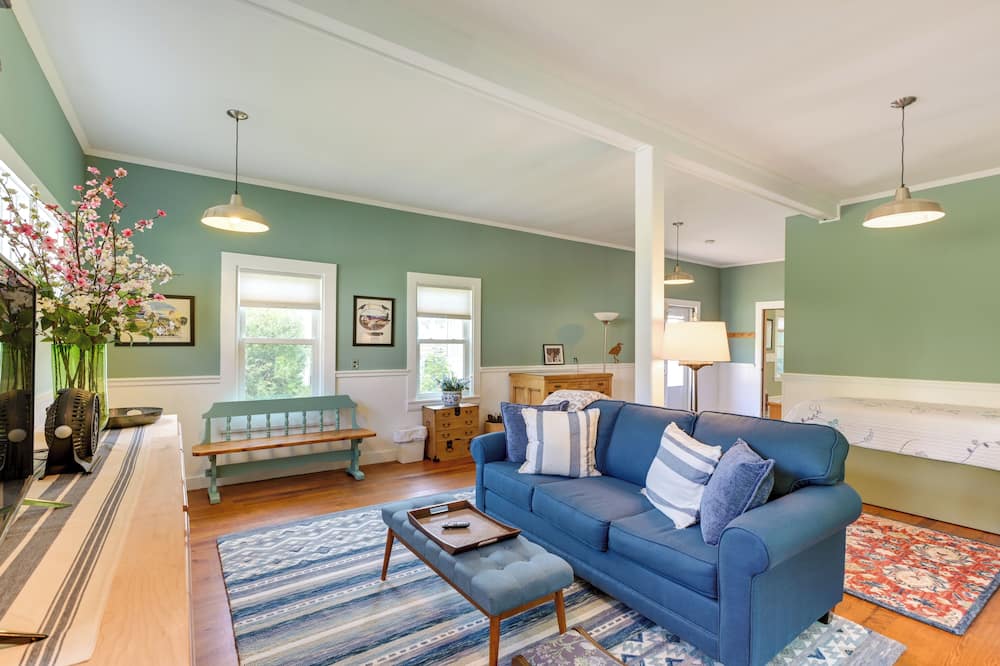 Pet-friendly Maine Cottage By Northern Bay - Blue Hill, ME