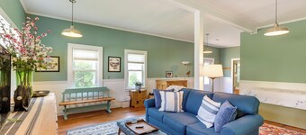 Pet-friendly Maine Cottage By Northern Bay