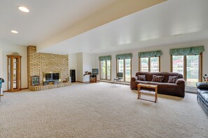 House (3 Bedrooms) | Interior
