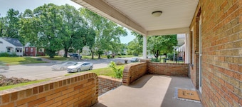 Charming Springfield Home: 2 Mi to Downtown